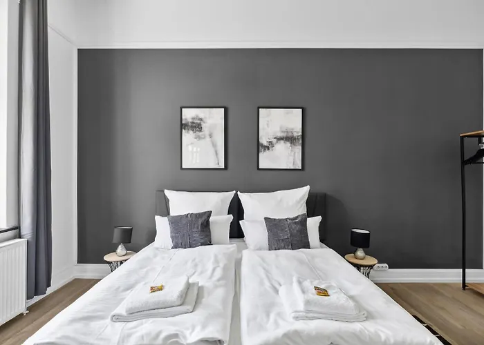 Charysma - Juwel In Anthrazit, Elegant, Stilvoll, Parkplatz 哈默尔恩